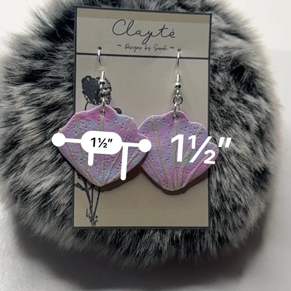 Polymer clay earrings 🐚